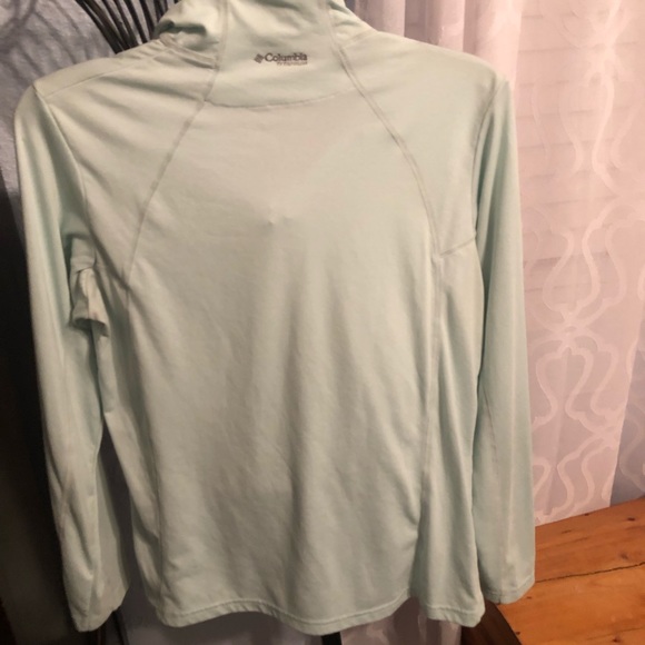 Light blue Columbia pullover - Picture 3 of 3